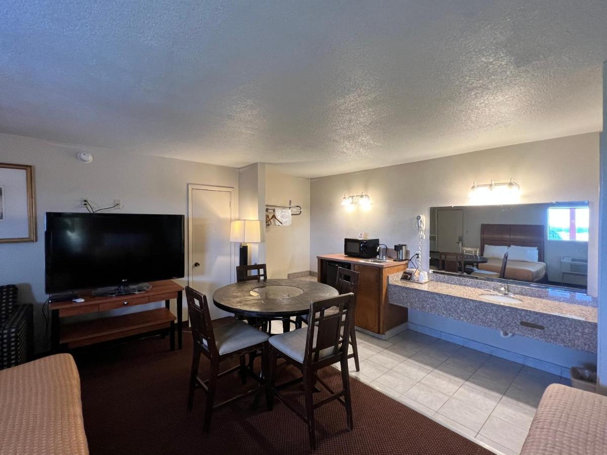 Americas Best Value Inn - Edna Экстерьер фото
